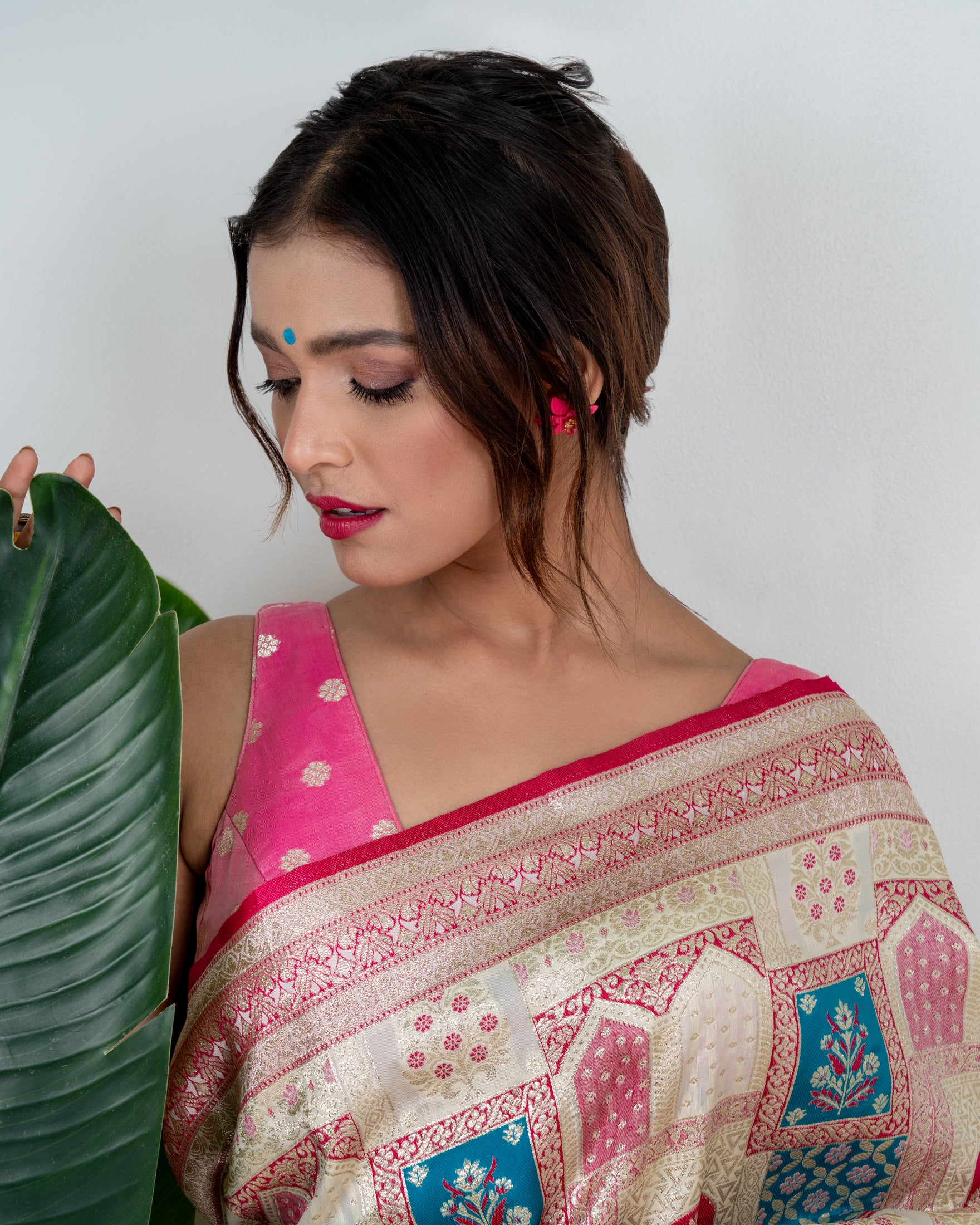 Ivory Pink Banarasi Silk Saree with Heritage Woven Pallu and Matching Blouse Piece