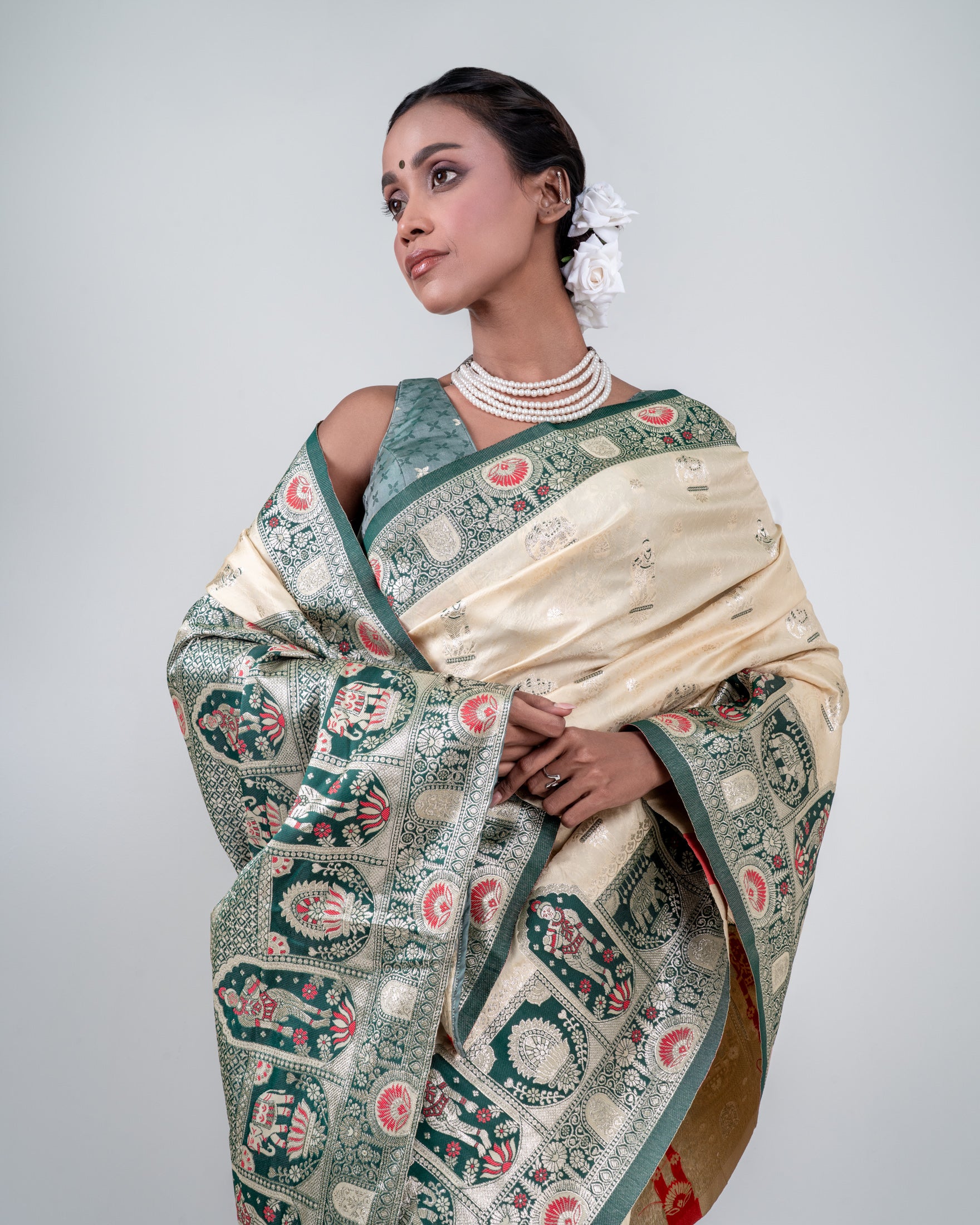 Royal Ivory Banarasi Silk Saree with Heritage Woven Temple Pallu and Matching Blouse Piece