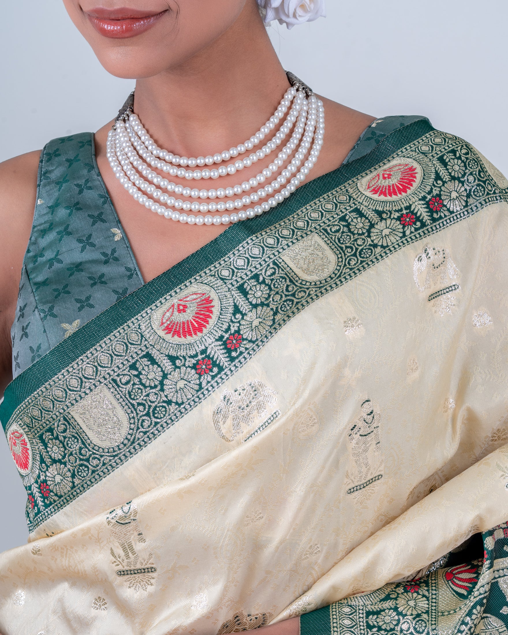 Royal Ivory Banarasi Silk Saree with Heritage Woven Temple Pallu and Matching Blouse Piece